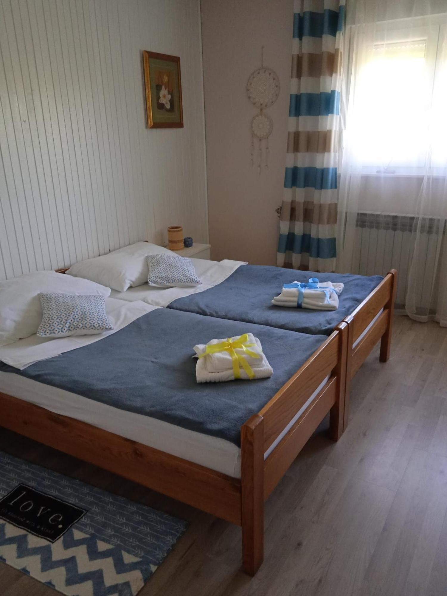 Studio Luna Appartement Karlovac Buitenkant foto